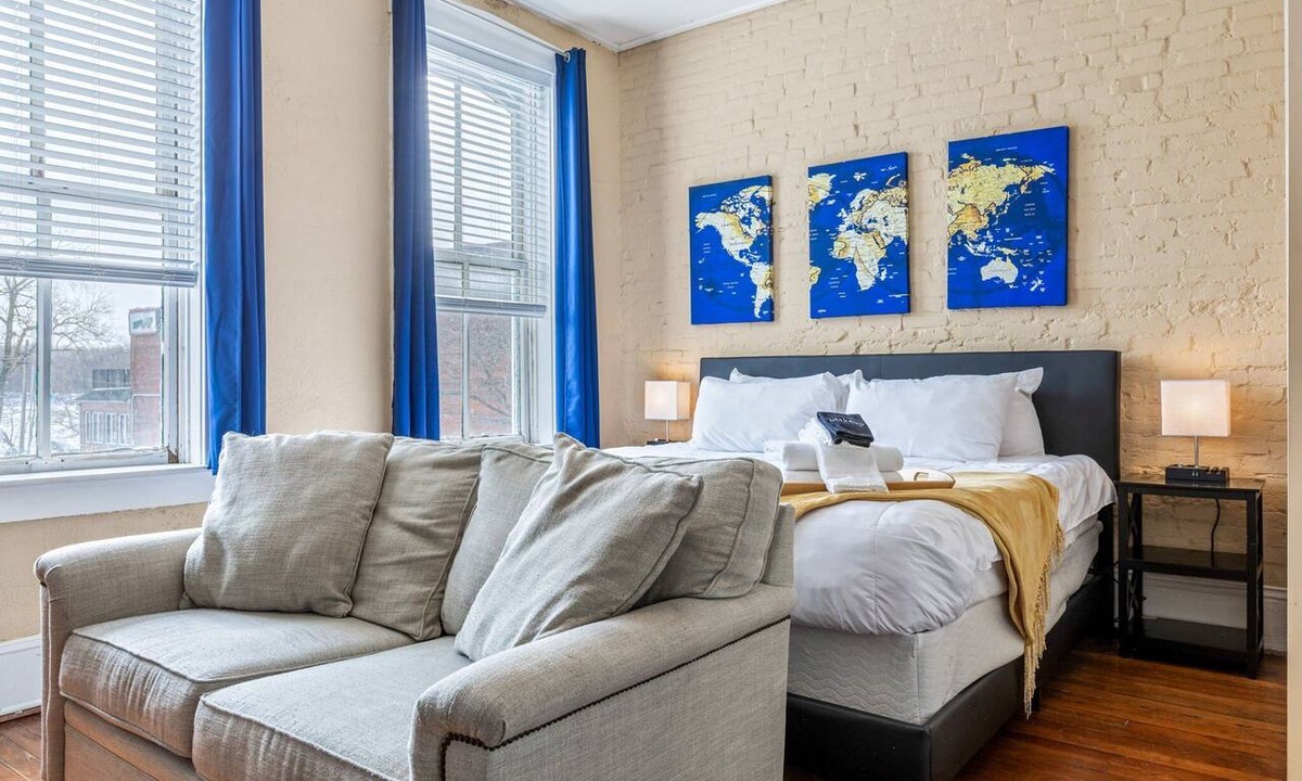 St. Charles Apartment | Stay on Main Historic Studio