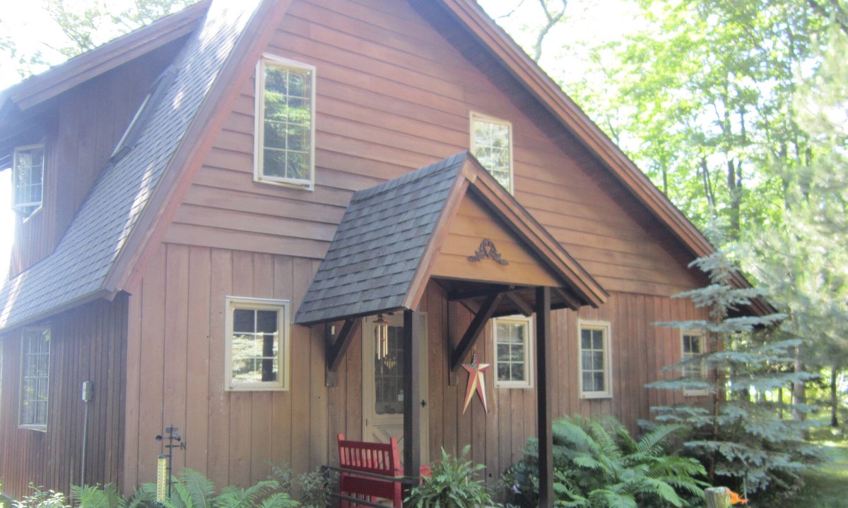 Forest Beach Cottage | Stay On The Tunnel Of Trees Scenic Highway