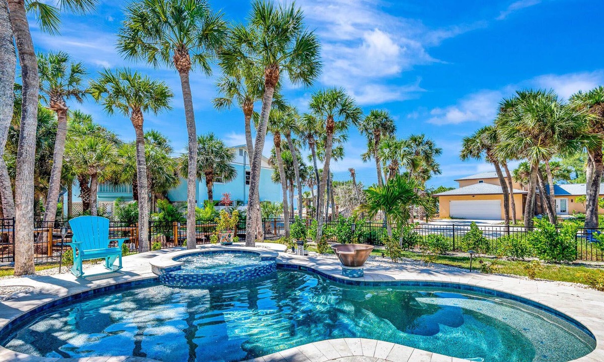 Englewood House | Steps to Beach | Pool + Hot Tub | 2025 Remodeled!