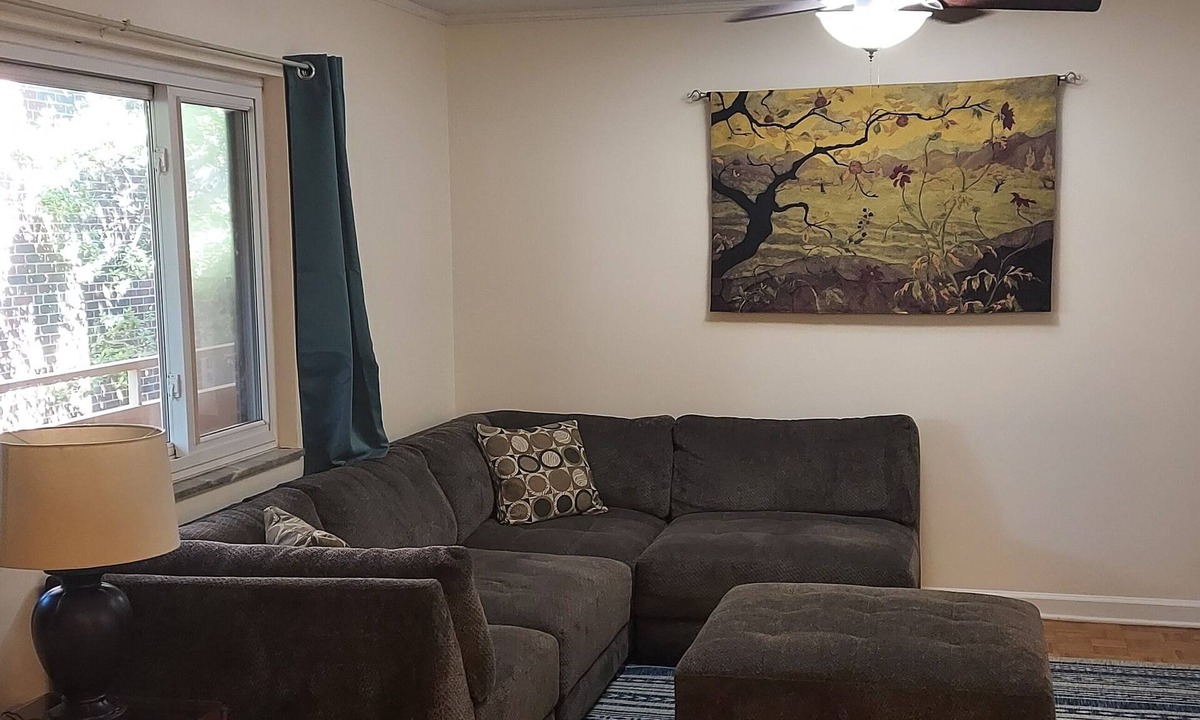 Downtown Knoxville Condo | Steps to Neyland & Thompson-Boling: Large 2BR/1bath with parking