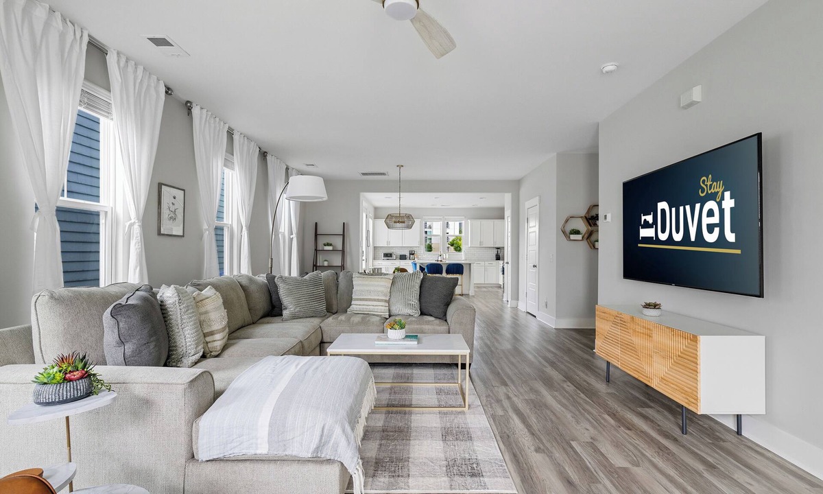North Charleston House | Steps to Park Circle! | The Cavalier