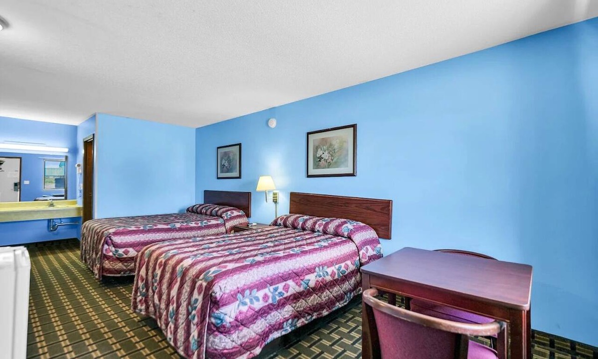 Arcola Hotel | Stonegate Inn
