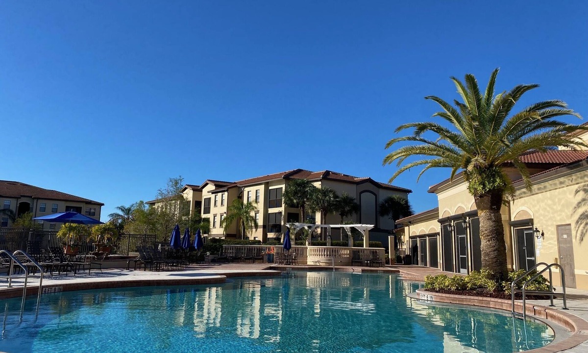 Naples Apartment | Stunning 3BR/2BA Condo in Naples