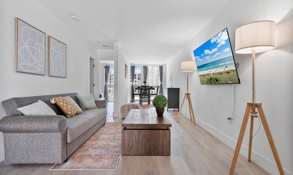 Ojus Apartment | Stylish 2BR Apt in Aventura with Pool & BBQ