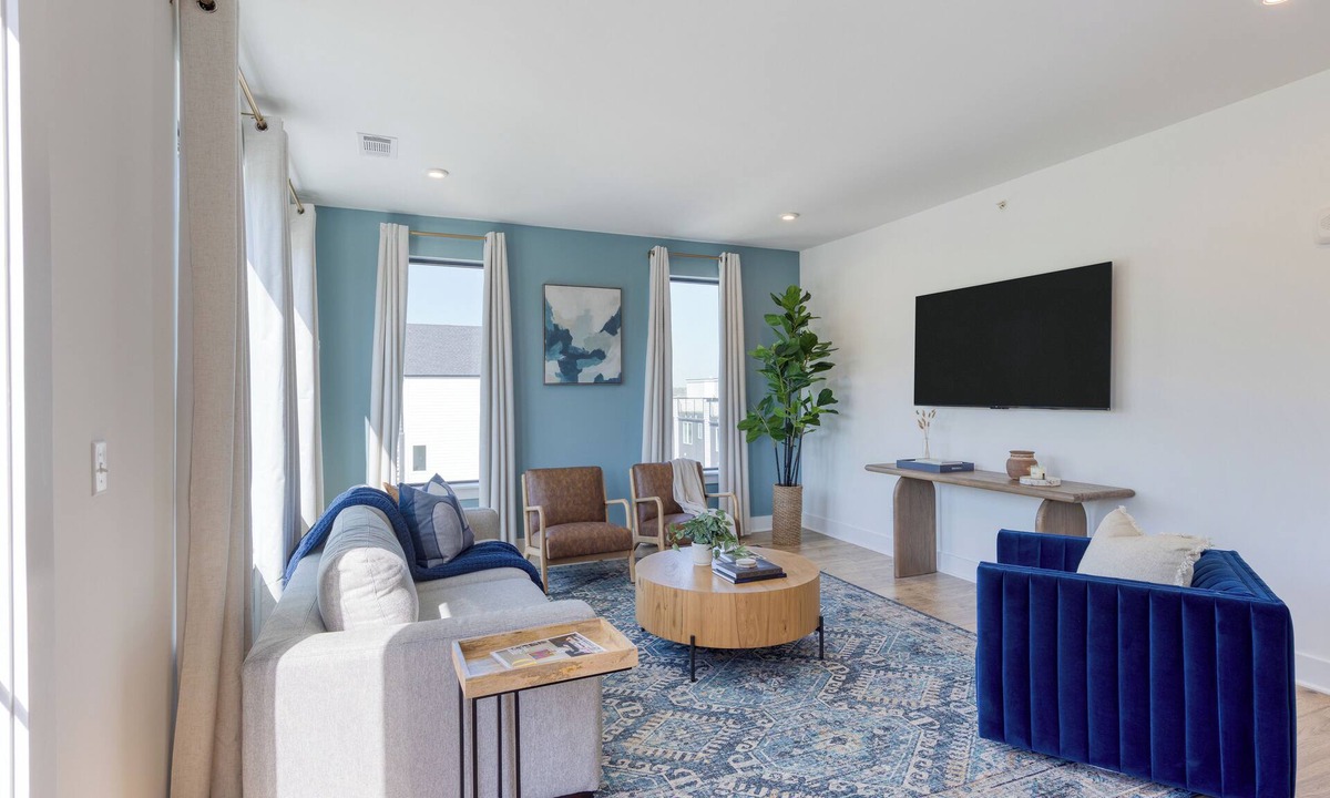 Nashville House | Stylish Condo Private Balcony Near Germantown + Broadway | The Heights