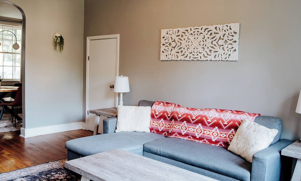 Montgomery Apartment | Stylish Downtown Stay | Modern Comfort & WiFi