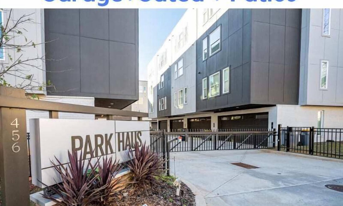 Old Fourth Ward House | Stylish Oasis ~ Garage ~ Balcony ~ View