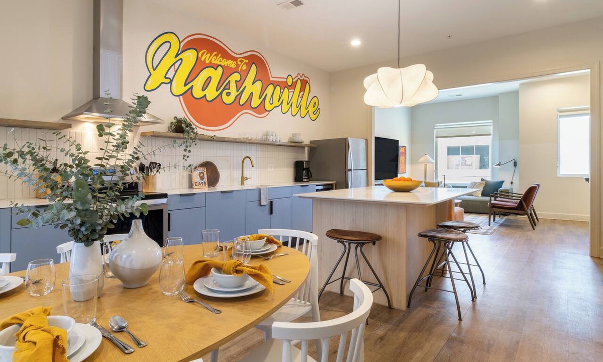 Buena Vista Apartment | Stylish Suite + Private Rooftop + Skyline Views | Walk to Germantown | Conway