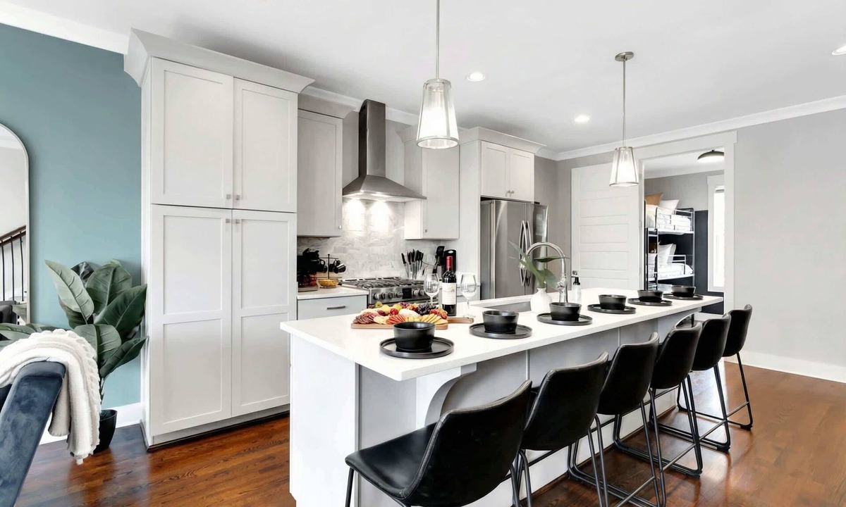 Eighth Avenue House | Summer game room, chef’s kitchen, smart TVs near Gulch and Broadway