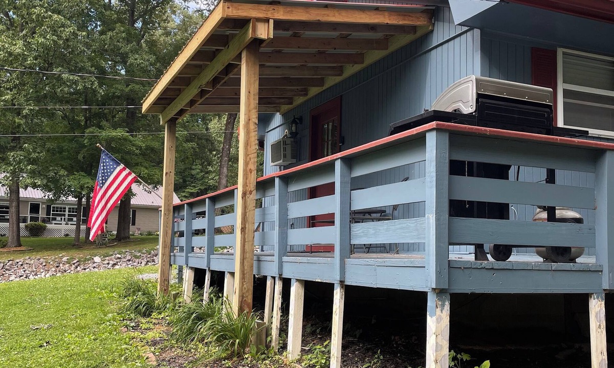 Cadiz Cabin | Summer Lake Fun at Cozy Blue Cabin – Prime Fishing & Boating on Lake Barkley!