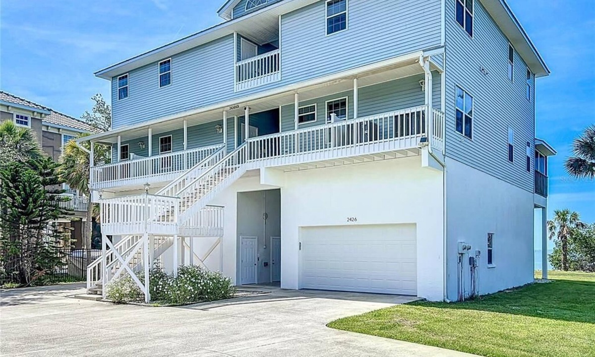 Bayshore Gardens House | Summer Price Break!Waterfront Retreat 6BD-5BA Bring your Boat!