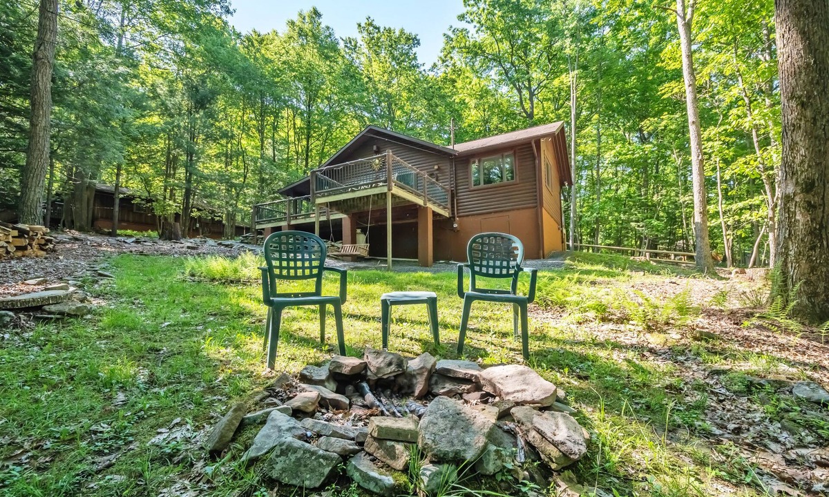 Sky Valley House | Sunflower | Pet Friendly, Lake Access, Hot Tub!