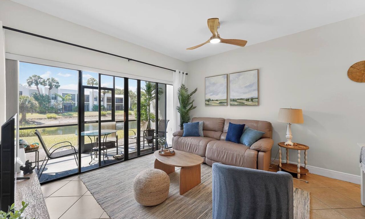 Central Naples Condo | Sunny Naples Getaway- 2BR Condo with Pool, Tennis, & Minutes to Beach