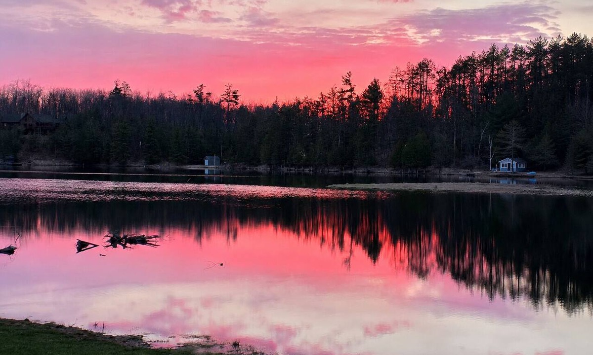 Hillman House | Sunrise to Starlight on Long Lake: Kayaks, Covered Patio, Game Room & Bunkhouse