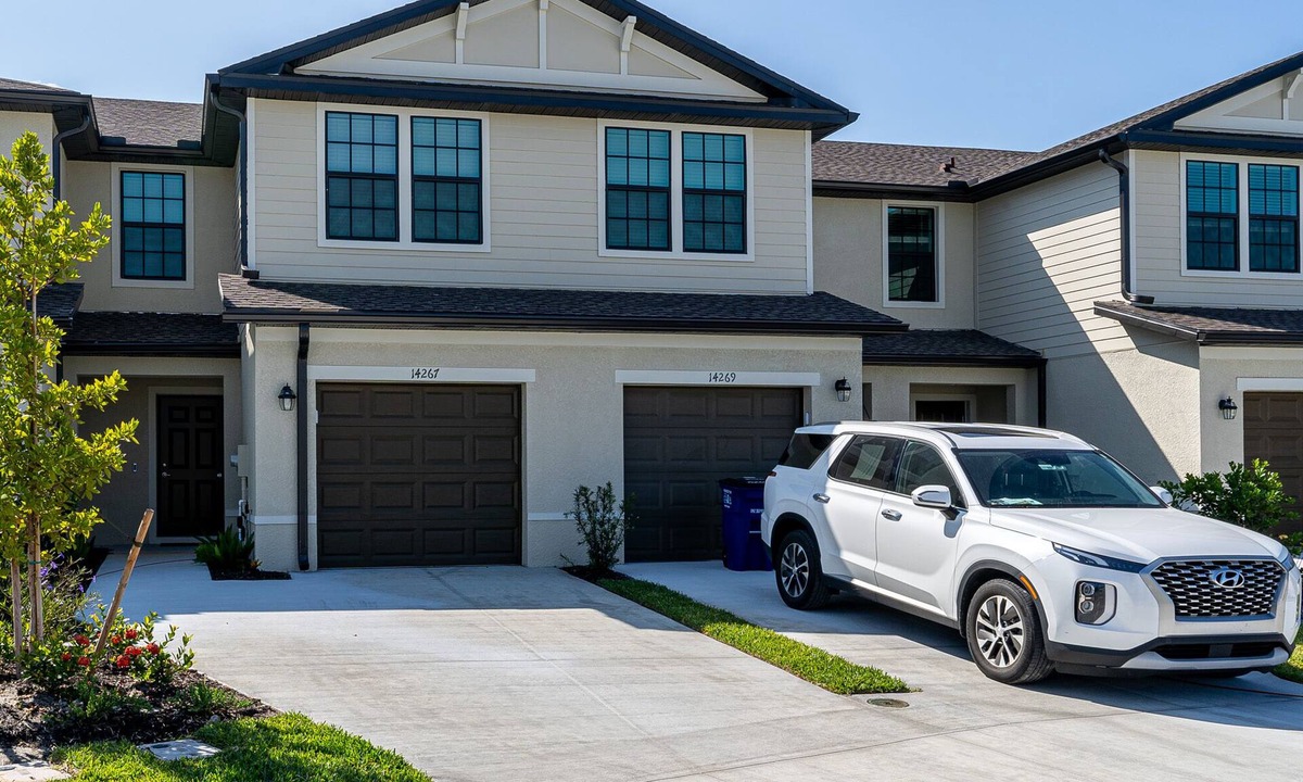 River Hall House | Sunshine State of Mind!