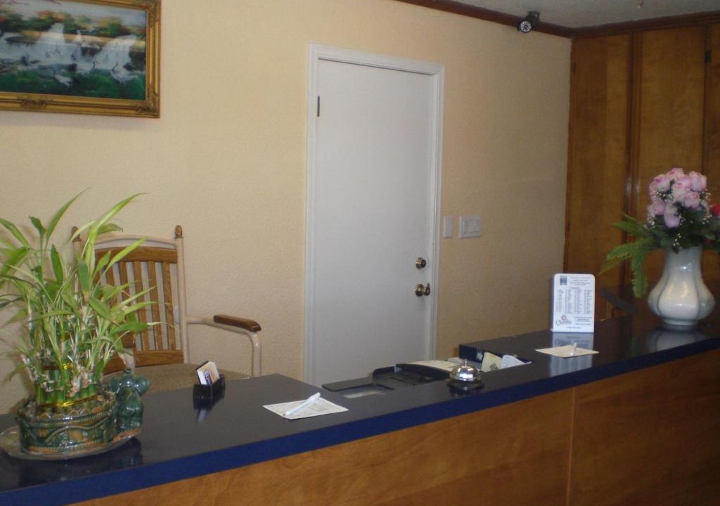 Siloam Springs Hotel | Super 7 Inn-Siloam Springs