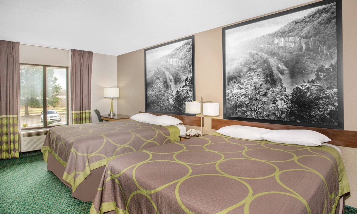Bentonville Hotel | Super 8 by Wyndham Bentonville