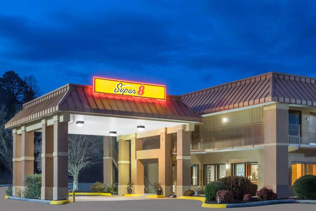 Powell Hotel | Super 8 by Wyndham Knoxville North/Powell