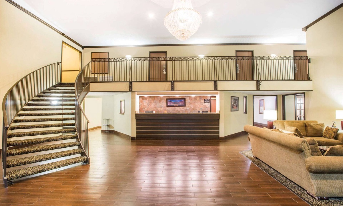 Oxford Hotel | Super 8 by Wyndham Oxford MS University Area