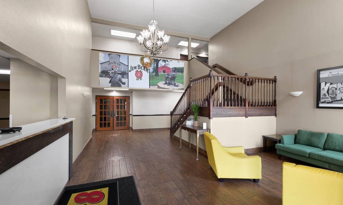Shepherdsville Hotel | Super 8 by Wyndham Shepherdsville/Louisville South I65