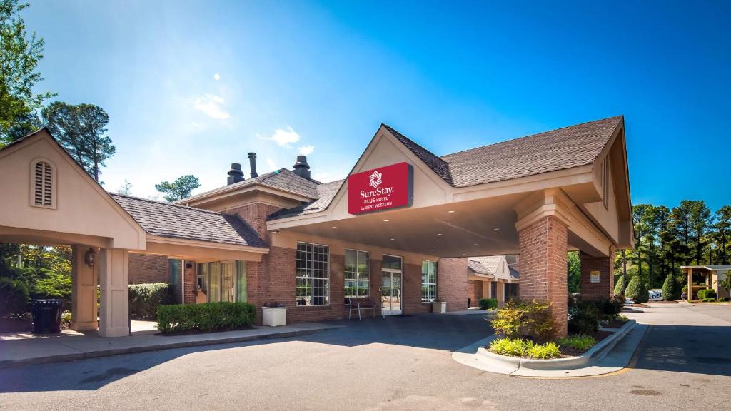 Northeast Raleigh Hotel | SureStay Plus Hotel by Best Western Raleigh North Downtown