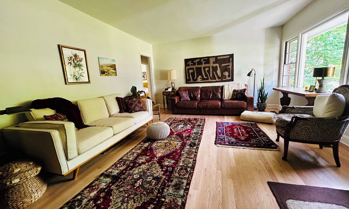 Sunshine House | Surrounded by Magnolias in Charming Old Chattanooga Neighborhood