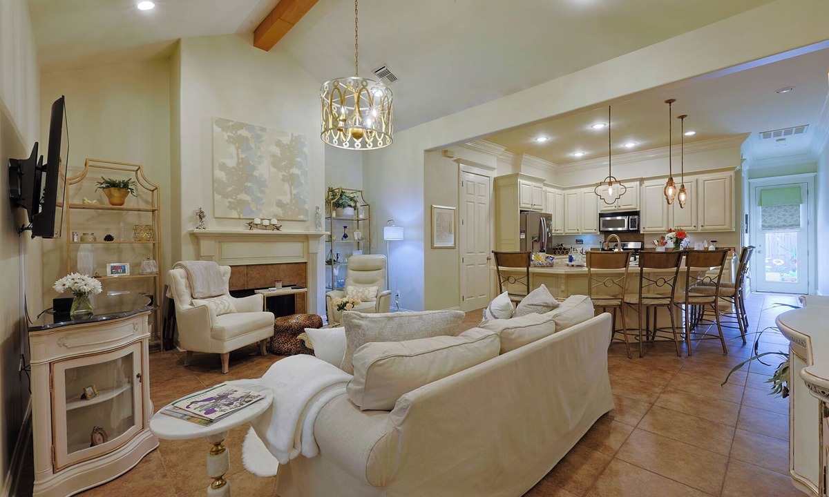 Lafayette Condo | Sweet Stay Lovely 2-bedroom condo with AC in charming Lafayette