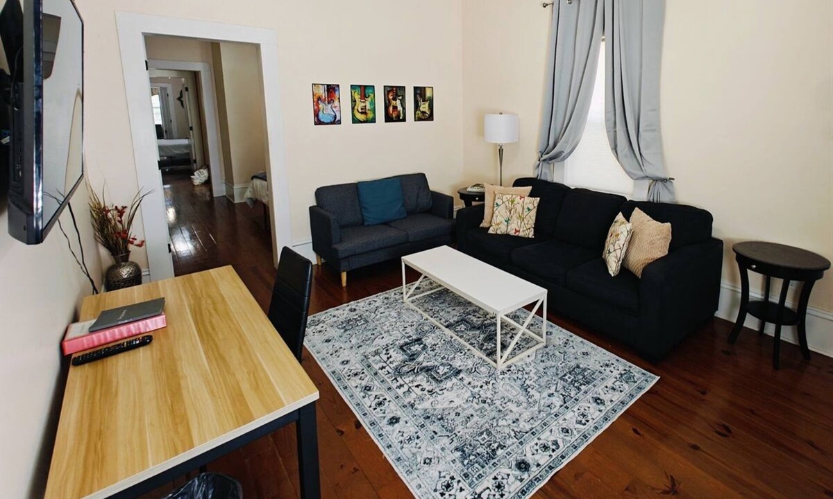 East Riverside House | Tchoup House One - Historic Shotgun In Uptown