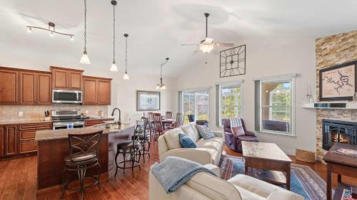 Camdenton Villa | TeeTime Blue Stay on the Fairway