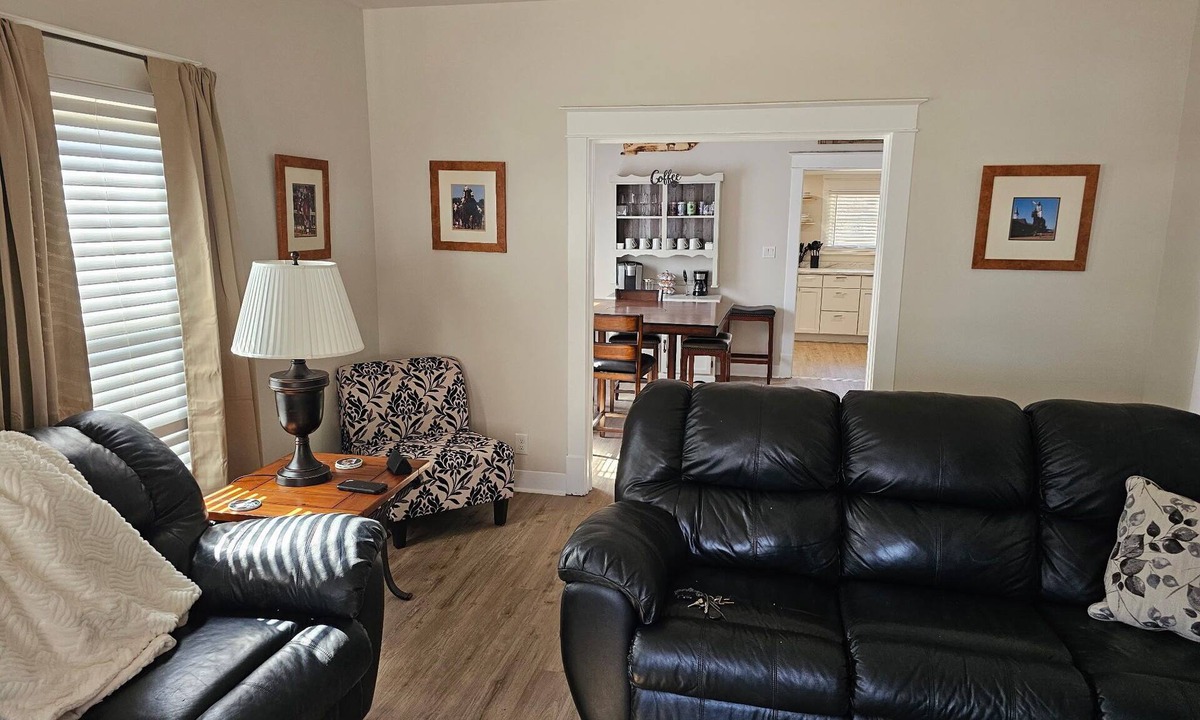 Taylor Berry House | Terrific 4-bedroom house with AC in Louisville