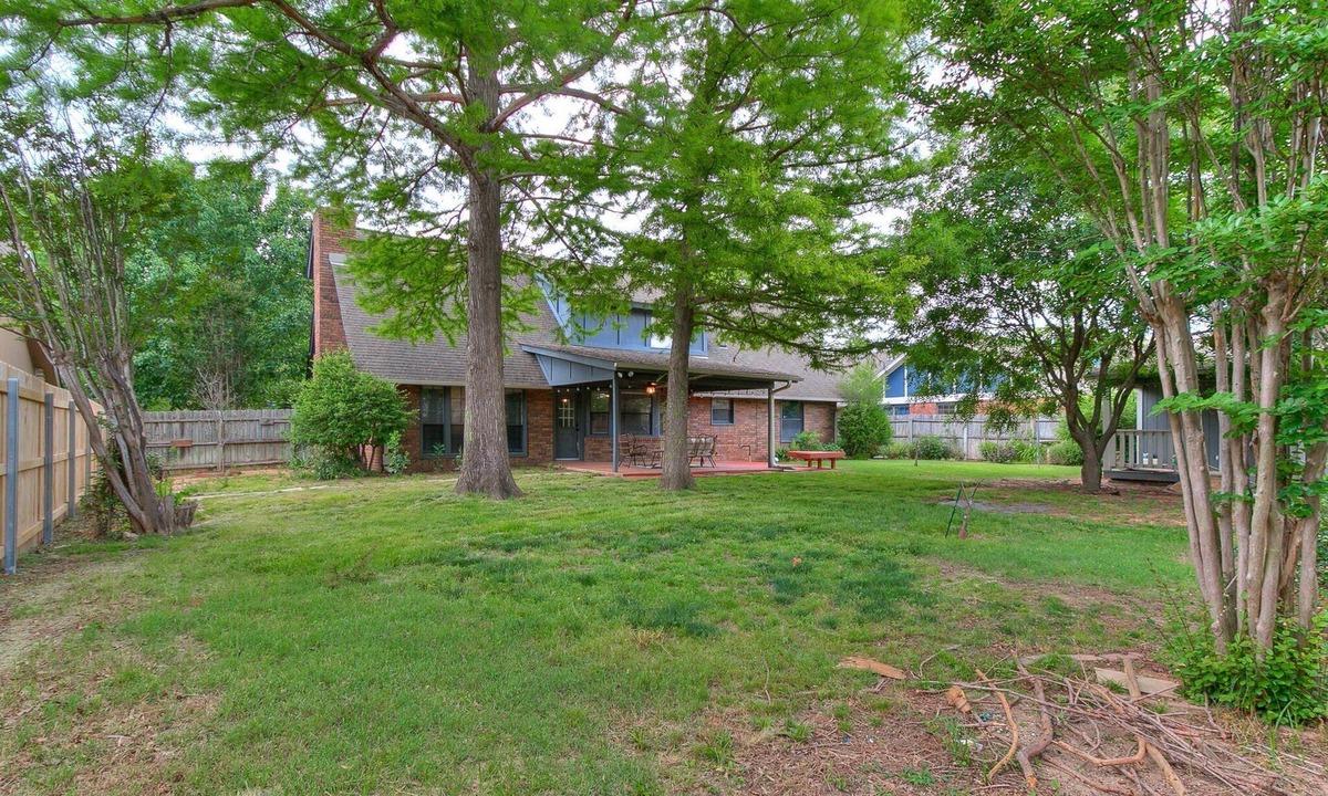 South Tulsa House | Terrific 5-bedroom house with AC in vibrant Tulsa