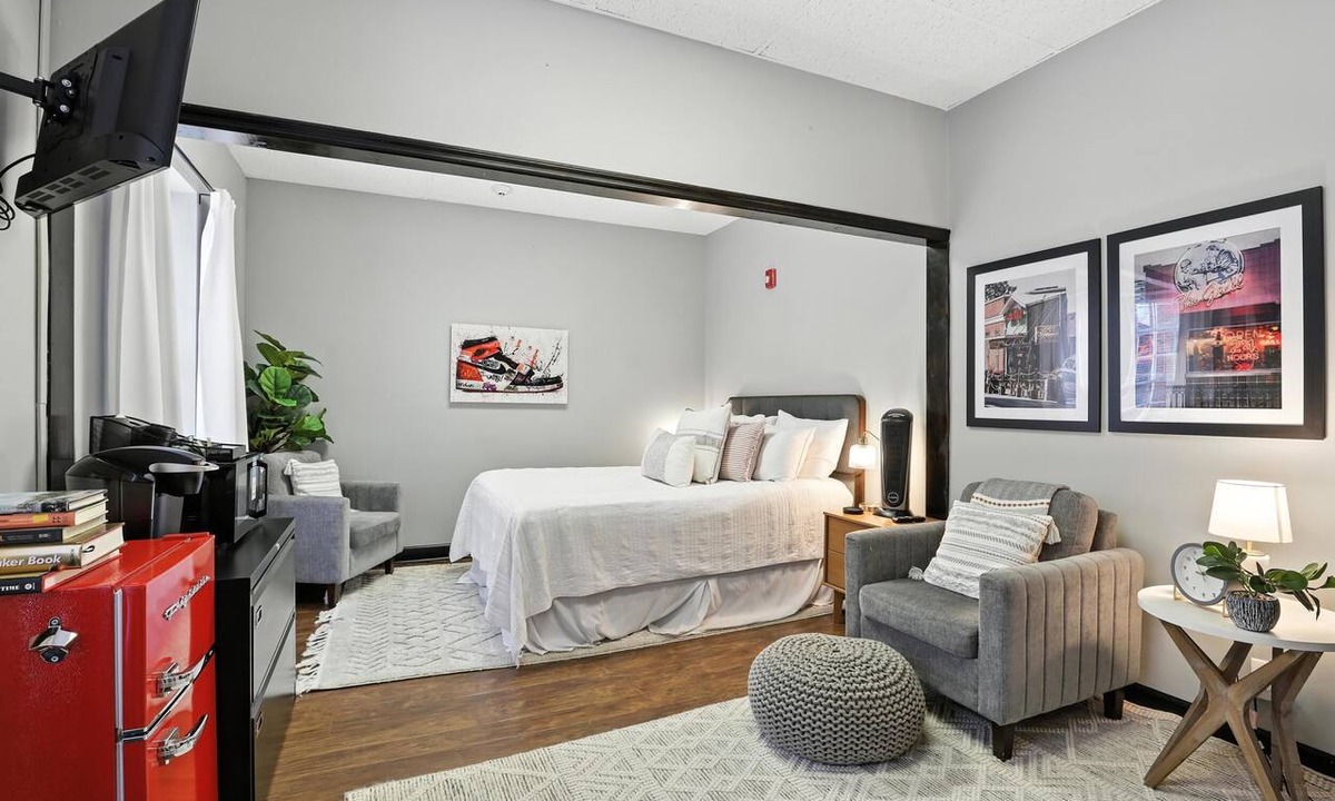 Athens Apartment | The 483 Suite - Walk to Stadium!