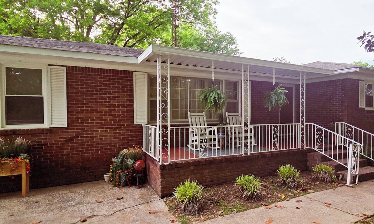 Cherokee House | The 72 Rendezvous