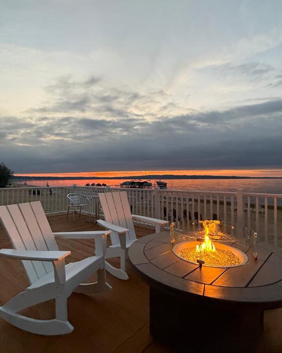 Traverse City Hotel | The Baywatch Resort