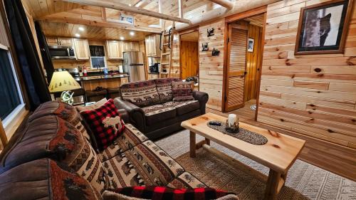 St. Helen House | The Bear Den-Abuts Public Land-High Speed Internet
