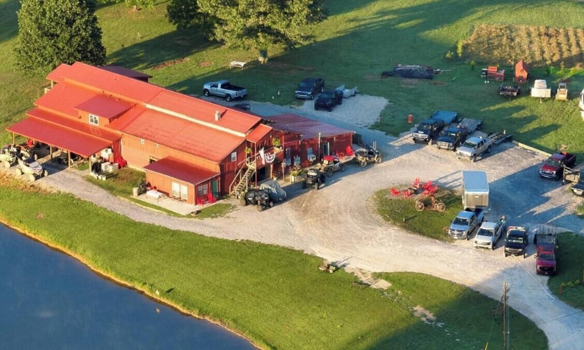 Ashley Oaks House | The Big Red Barn -Unit 8- Direct Trail Access- No Trailering Needed