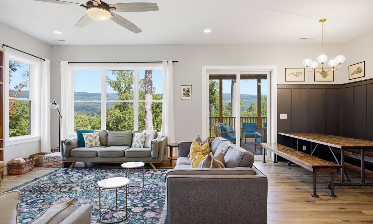 Chattanooga Valley Cabin | The Bird's Nest | Mtn Views | Close to Downtown!