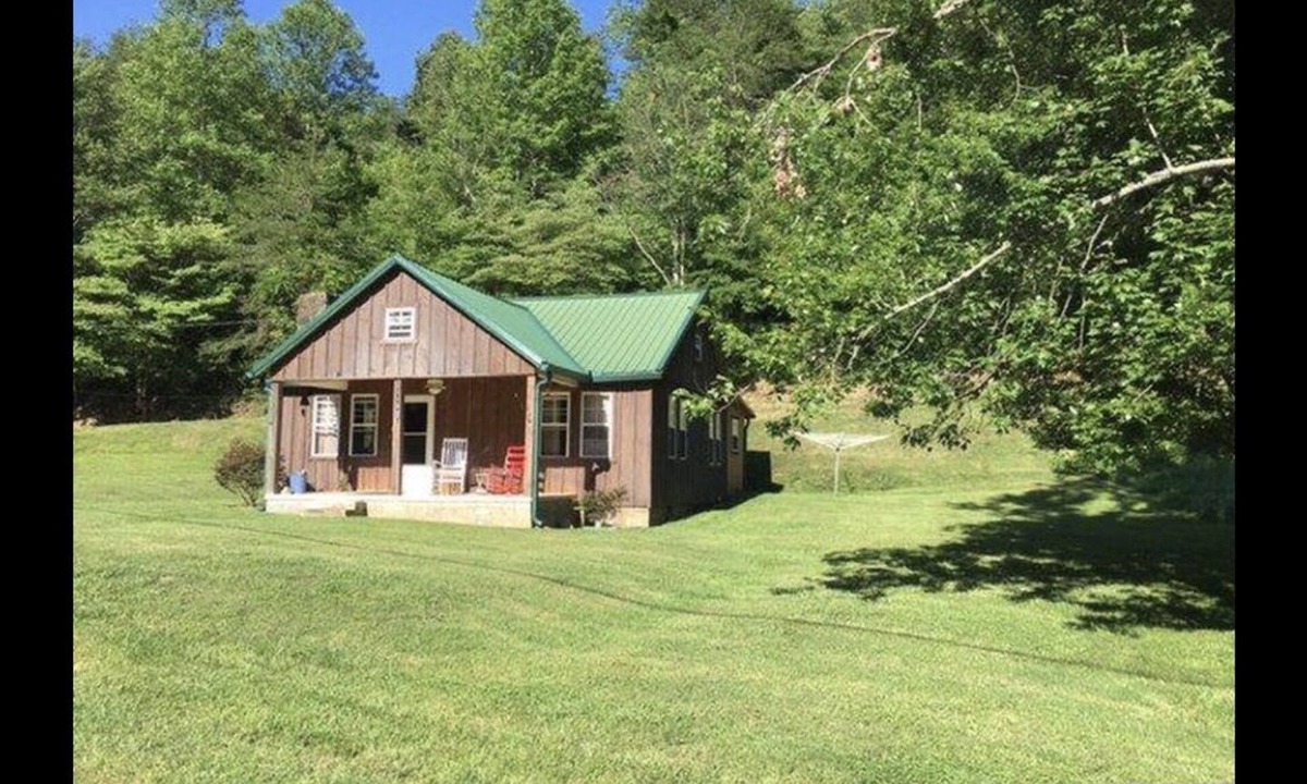 Pigeon Forge Cabin | The cabins at Mill Creek - the farmhouse