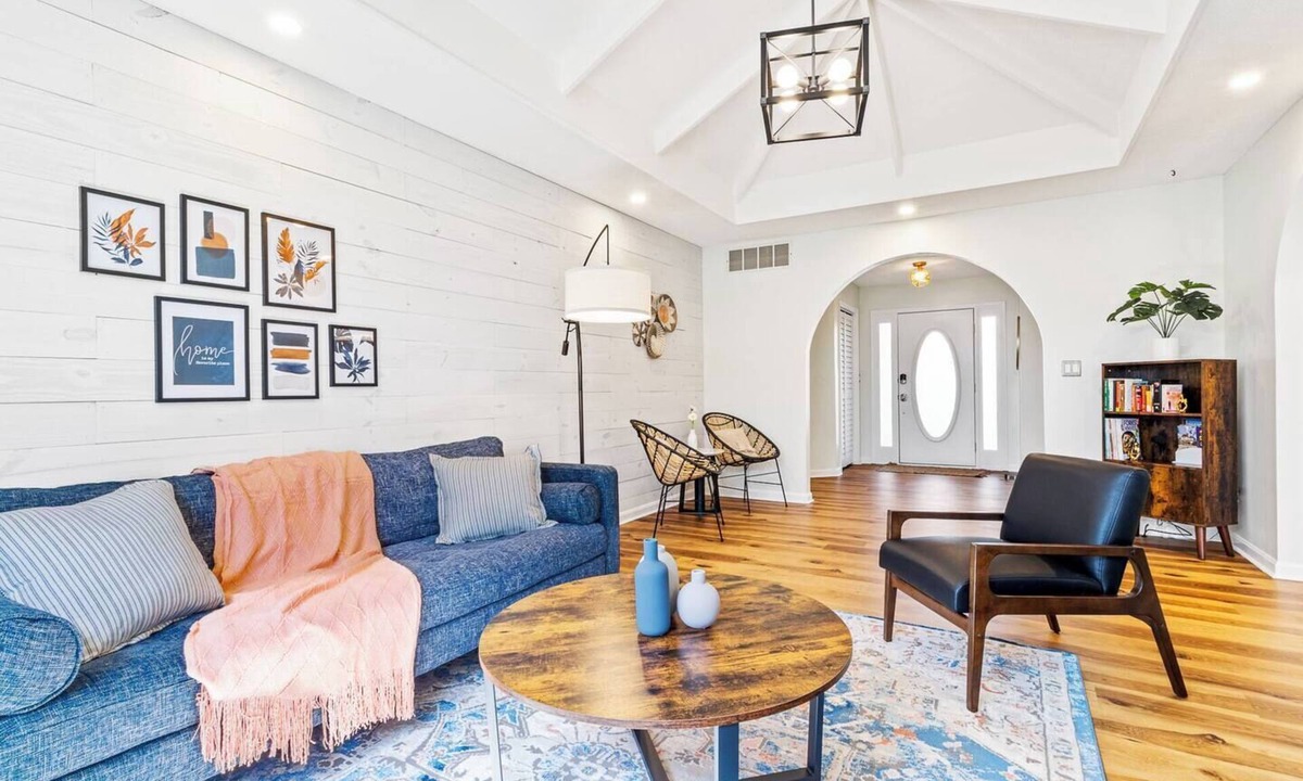 New Albany House | The Carriage Lane Lodge near Downtown Louisville