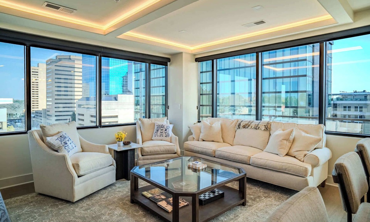 Downtown Condo | The Champion's Suite Unit 809