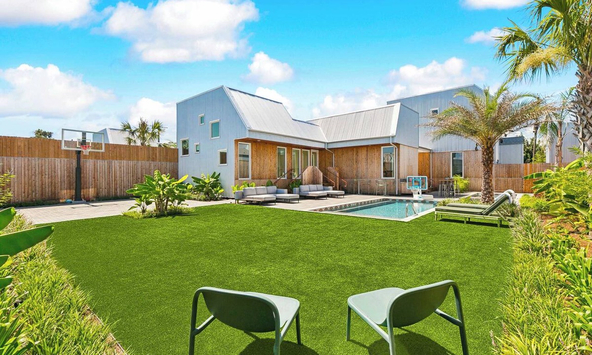 Bywater Hotel | The Cocodrie at CastleDay- Private Pool, Spa