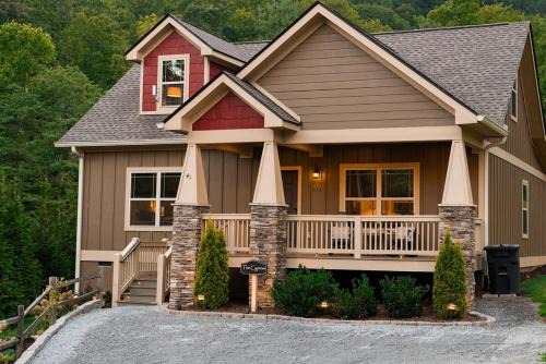 Skyland House | The Cypress Cottage