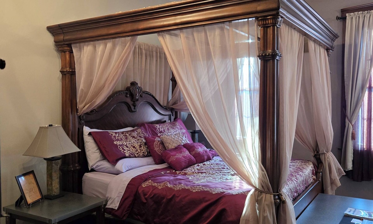 Hermann Bed & Breakfast | The Da Vinci Suite is one of our four rooms.