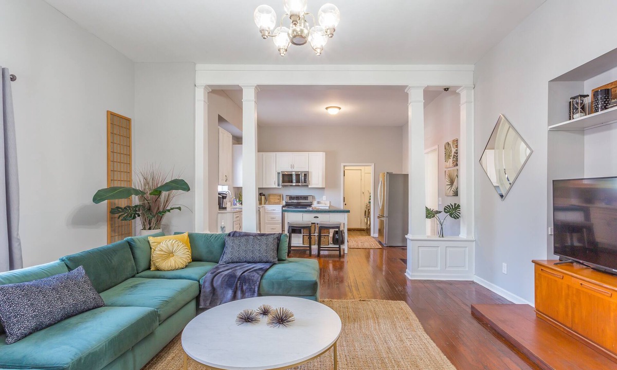 Orchard Knob House | The De'Vine Home- 5 mins. from Downtown