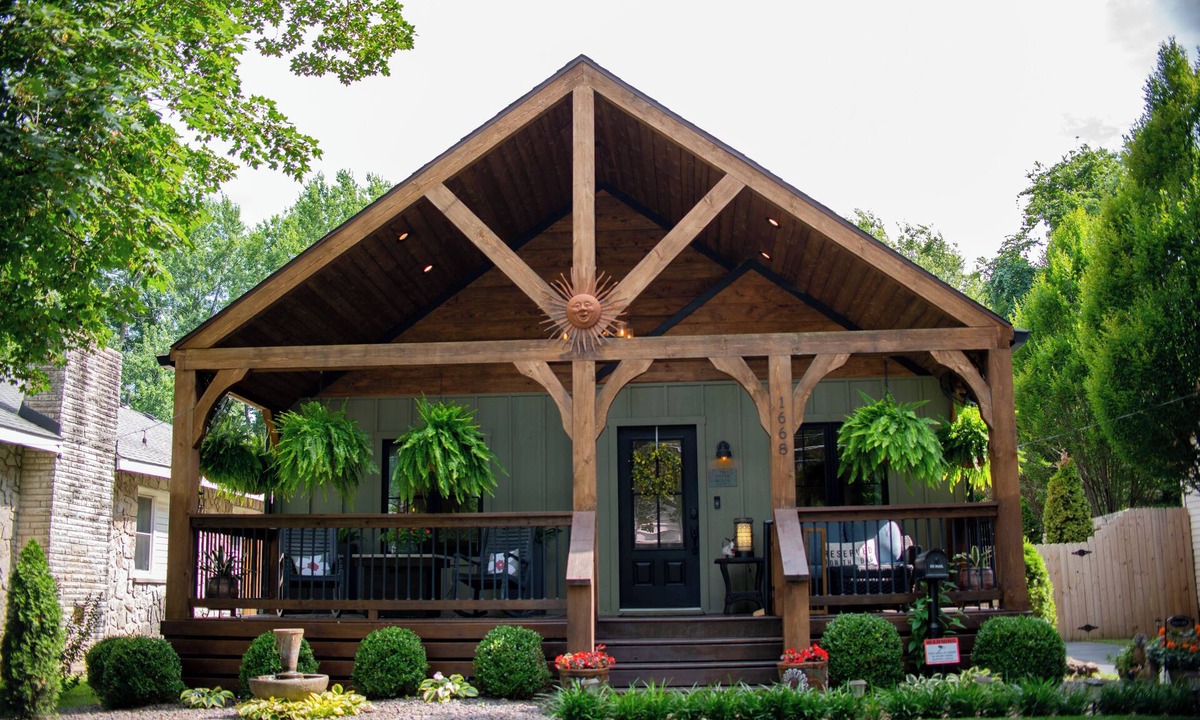 Rountree House | The Dryer House - A Charming Restored Home in a Walkable Neighborhood