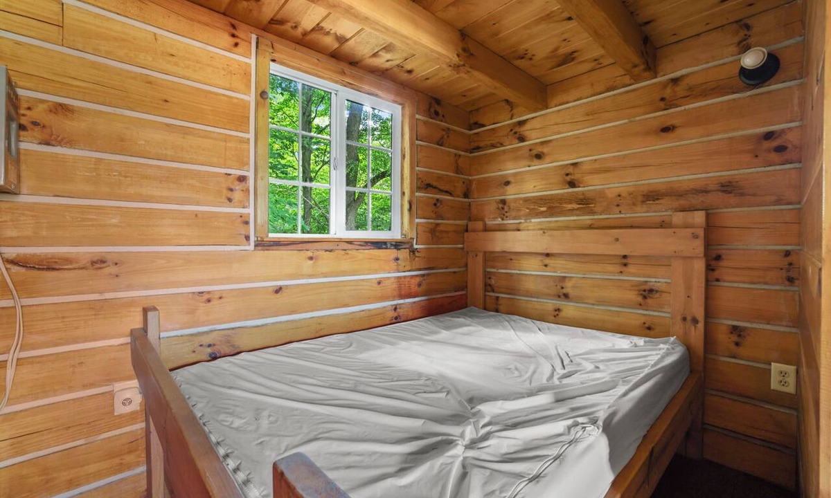 Rockbridge Cabin | The Eagle's Nest Cabin at Hocking Hills + Largest Bounce Castle