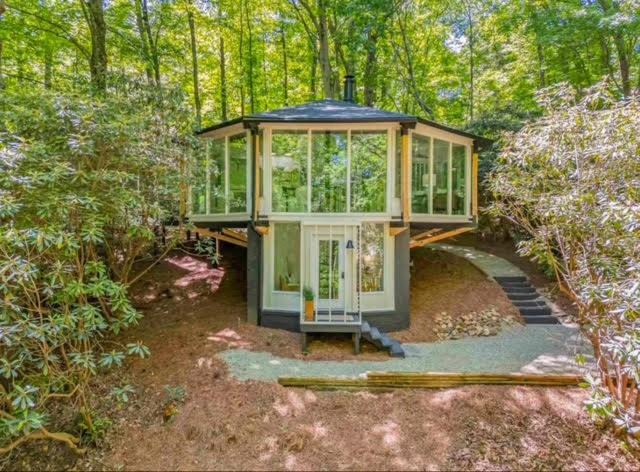 Hillsville House | The Enchanted Nook- Romantic Retreat