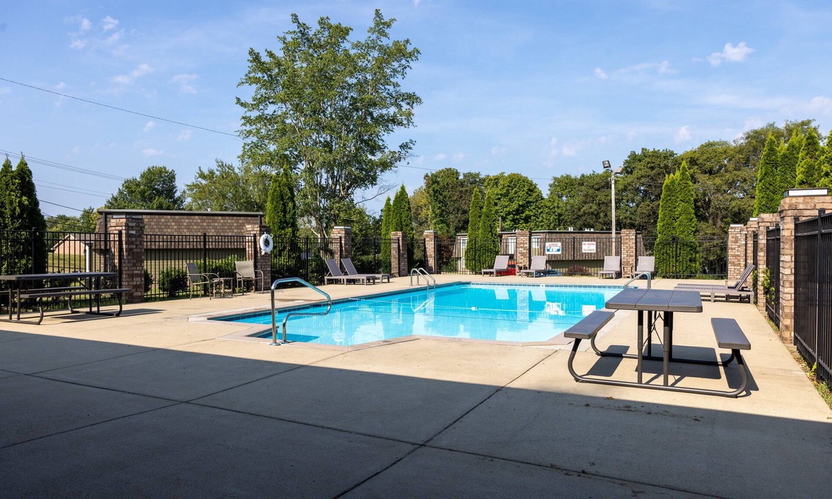 Clarksville Condo | The Family Float at Autumn Ridge, Hosted by Byers & Harvey