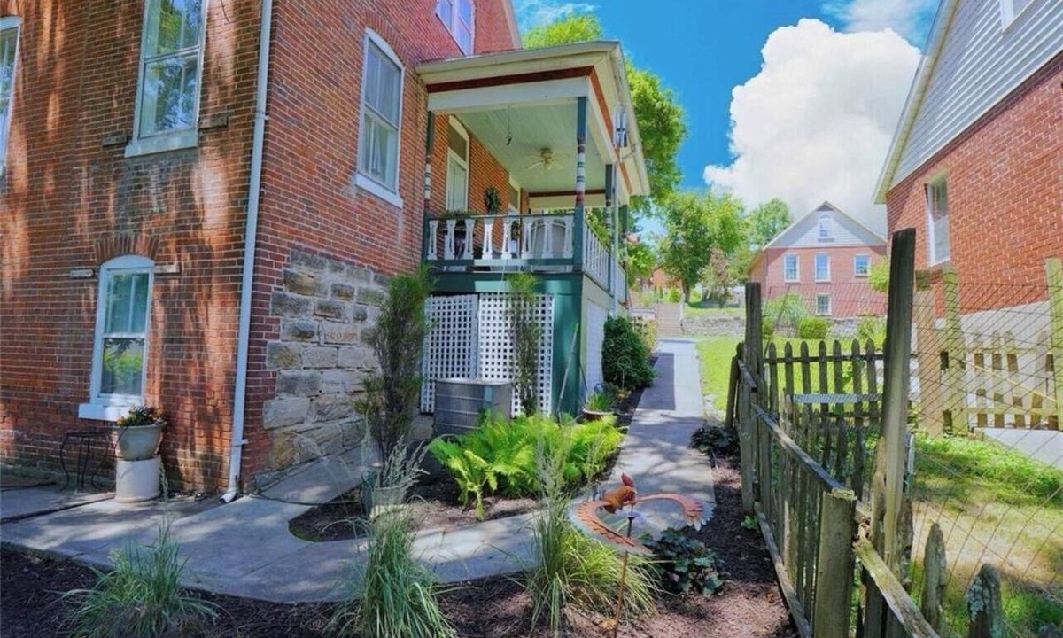 Hermann Bed & Breakfast | The Gallery