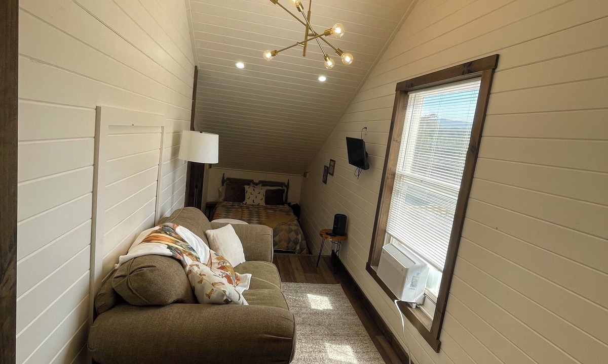 Jasper House | The Goat House, a Barn Apartment, LGBT+ Friendly